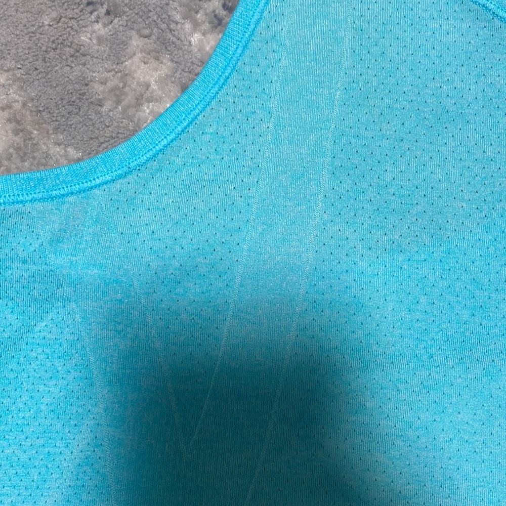 Under Armour Exercise Tank - Picture 4 of 4